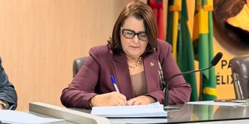Valéria Aragão apresenta projeto para orientar cidadãos sobre direitos na saúde pública de Campina Grande