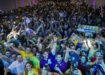 Vitor Ribeiro oficializa candidatura a deputado estadual em evento político em Campina Grande