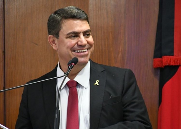 Dinho Dowesley consegue reverter impugnação no TSE e mantém candidatura a Deputado Estadual Dinho Dowesley consegue reverter impugnação no TSE e mantém candidatura a Deputado Estadual