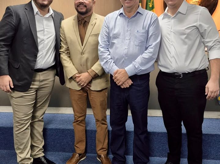Vice-prefeito Alcindor Vilarim prestigia sessão que reelege Mesa Diretora da Câmara e destaca trabalho de Saulo Germano e dos vereadores Vice-prefeito Alcindor Vilarim prestigia sessão que reelege Mesa Diretora da Câmara e destaca trabalho de Saulo Germano e dos vereadores
