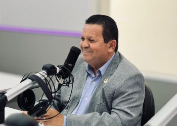 Após mobilização de Olimpio Oliveira, prefeito se compromete a pagar subvenções sociais em atraso