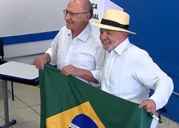 Lula: “O povo vai ter que escolher entre o fortalecimento da democracia e a barbárie”